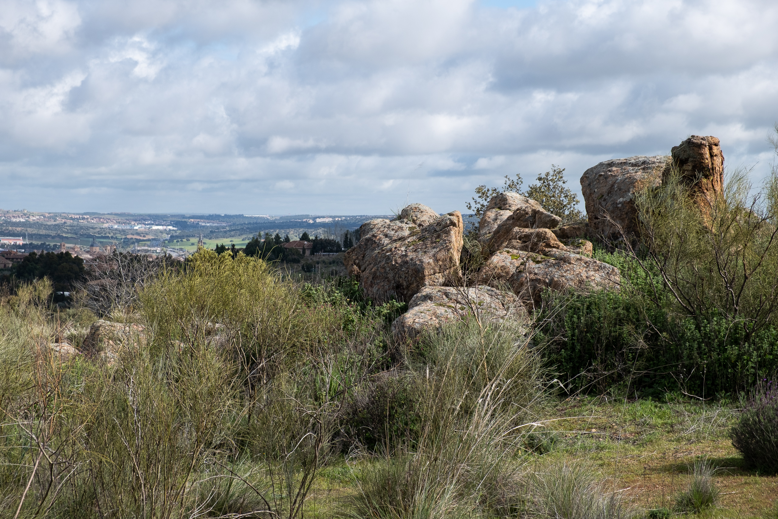 Felsige Landschaft beim Anstieg aus Toledo